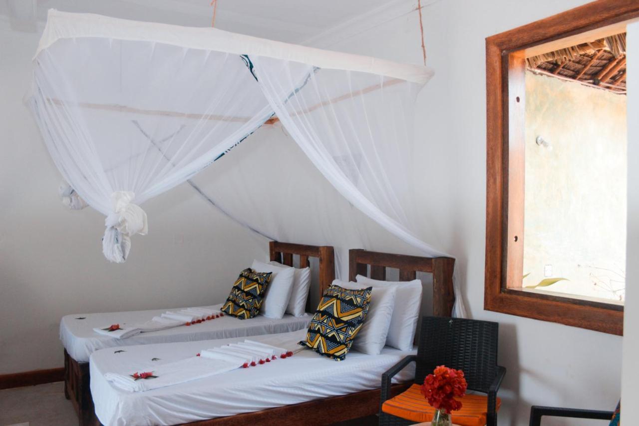Zanzibar Kusini Beach Bungalows Hotel Кизимкази Екстериор снимка