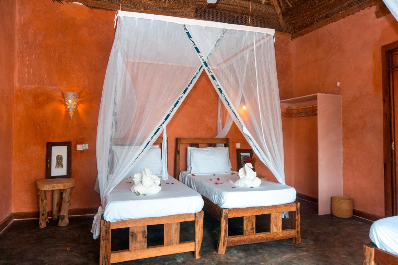 Zanzibar Kusini Beach Bungalows Hotel Кизимкази Екстериор снимка